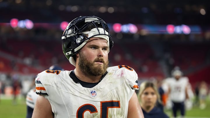 Nov 3, 2024; Glendale, Arizona, USA; Chicago Bears center Coleman Shelton (65) against the Arizona Cardinals at State Farm Stadium. Mandatory Credit: Mark J. Rebilas-Imagn Images Nov 3, 2024; Glendale, Arizona, USA; Chicago Bears center Coleman Shelton (65) against the Arizona Cardinals at State Farm Stadium. Mandatory Credit: Mark J. Rebilas-Imagn Images