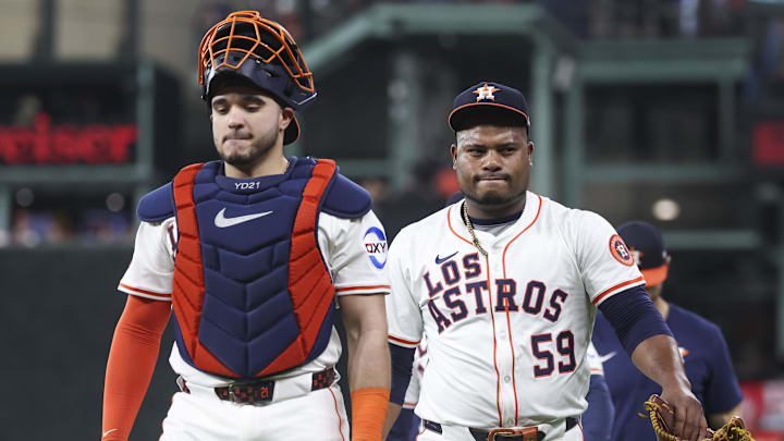 Sep 20, 2025; Houston, Texas, USA; Houston Astros starting pitcher Framber Valdez (59) walks on the field with catcher Yainer Diaz (21) before the game against the Seattle Mariners at Daikin Park. Mandatory Credit: Troy Taormina-Imagn Images Sep 20, 2025; Houston, Texas, USA; Houston Astros starting pitcher Framber Valdez (59) walks on the field with catcher Yainer Diaz (21) before the game against the Seattle Mariners at Daikin Park. Mandatory Credit: Troy Taormina-Imagn Images
