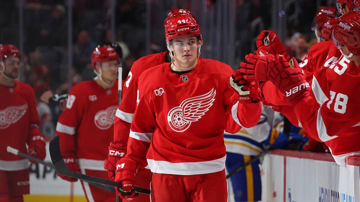 Buffalo Sabres v Detroit Red Wings