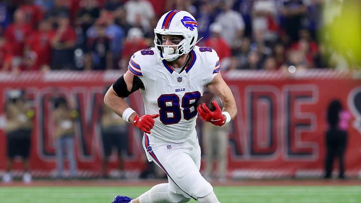 Nov 20, 2025; Houston, Texas, USA; Buffalo Bills tight end Dawson Knox (88) runs against the Houston Texans in the first quarter at NRG Stadium.