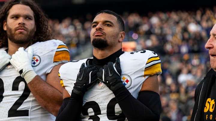 Pittsburgh Steelers v Baltimore Ravens