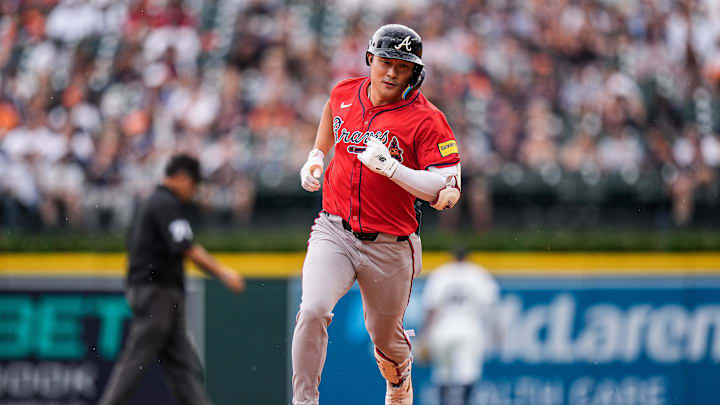 Atlanta Braves shortstop Ha-Seong Kim (9) runs after batting a solo home run against Atlanta Braves during the fourth inning at Comerica Park in Detroit on Sunday, Sept. 21, 2025.