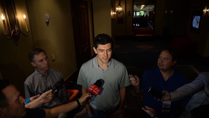 Nov 12, 2019; Scottsdale, AZ, USA; Boston Red Sox general manager Chaim Bloom speaks during media availability at the Omni Scottsdale Resort & Spa at Montelucia. Mandatory Credit: Joe Camporeale-Imagn Images Nov 12, 2019; Scottsdale, AZ, USA; Boston Red Sox general manager Chaim Bloom speaks during media availability at the Omni Scottsdale Resort & Spa at Montelucia. Mandatory Credit: Joe Camporeale-Imagn Images