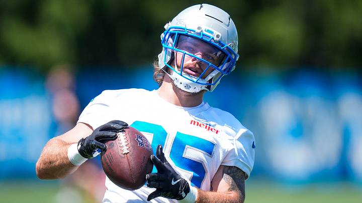 Detroit Lions linebacker Joe Bachie (35) practices a drill during OTAs at Meijer Performance Center in Allen Park on Friday, May 29, 2026. Detroit Lions linebacker Joe Bachie (35) practices a drill during OTAs at Meijer Performance Center in Allen Park on Friday, May 29, 2026.
