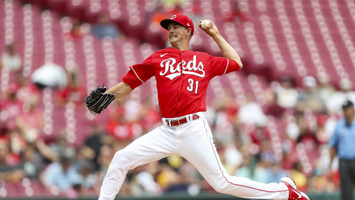 Jul 7, 2022; Cincinnati, Ohio, USA; Cincinnati Reds starting pitcher Mike Minor (31) pitches against