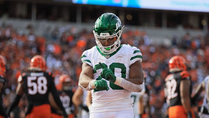 Oct 26, 2025; Cincinnati, Ohio, USA; New York Jets running back Breece Hall (20) celebrates during the fourth quarter against the Cincinnati Bengals at Paycor Stadium. Mandatory Credit: Katie Stratman-Imagn Images