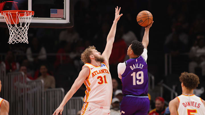 Feb 5, 2026; Atlanta, Georgia, USA; Atlanta Hawks center Jock Landale (31) defends Utah Jazz guard Ace Bailey (19) in the first quarter at State Farm Arena. Mandatory Credit: Brett Davis-Imagn Images
