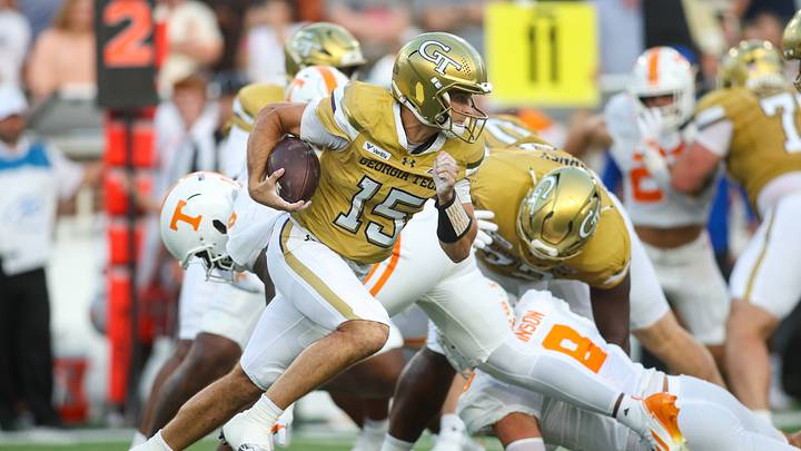 Sep 12, 2026; Atlanta, Georgia, USA; Georgia Tech Yellow Jackets quarterback Alberto Mendoza (15) runs the ball against the Tennessee Volunteers in the first quarter at Bobby Dodd Stadium at Hyundai Field. Mandatory Credit: Brett Davis-Imagn Images Sep 12, 2026; Atlanta, Georgia, USA; Georgia Tech Yellow Jackets quarterback Alberto Mendoza (15) runs the ball against the Tennessee Volunteers in the first quarter at Bobby Dodd Stadium at Hyundai Field. Mandatory Credit: Brett Davis-Imagn Images
