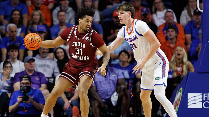 South Carolina Basketball Forward Elijah Strong Enters the Transfer Portal