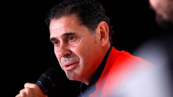 El directivo Fernando Hierro habló acerca de la negativa de los clubes en venderle jugadores a Chivas.