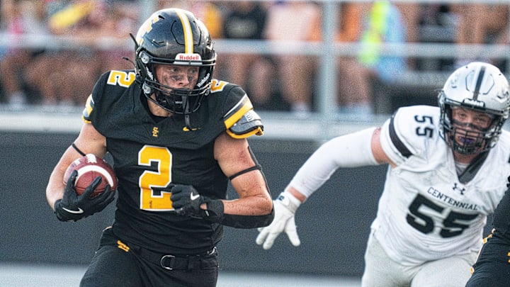 Southeast Polk's Drew Thompson (2) runs the ball during a game at Southeast Polk High School on Aug. 29, 2025, in Pleasant Hill.