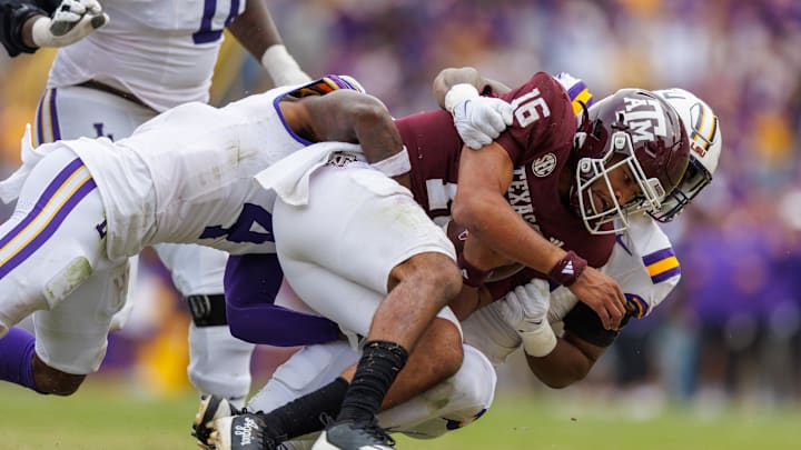 Nov 25, 2023; Baton Rouge, Louisiana, USA;  LSU Tigers defensive end Da'Shawn Womack (16) sacks