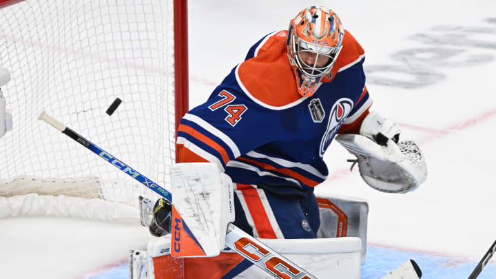 June 21, 2024; Edmonton, Alberta, CAN; Edmonton Oilers goaltender Stuart Skinner (74) makes a save against the Florida Panthers in the third period in game six of the 2024 Stanley Cup Final at Rogers Place. Mandatory Credit: Walter Tychnowicz-USA TODAY Sports June 21, 2024; Edmonton, Alberta, CAN; Edmonton Oilers goaltender Stuart Skinner (74) makes a save against the Florida Panthers in the third period in game six of the 2024 Stanley Cup Final at Rogers Place. Mandatory Credit: Walter Tychnowicz-USA TODAY Sports