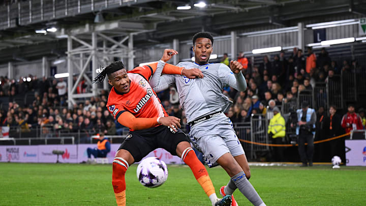 Luton Town v Everton FC - Premier League