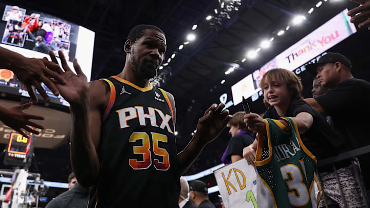 Minnesota Timberwolves v Phoenix Suns - Game Four