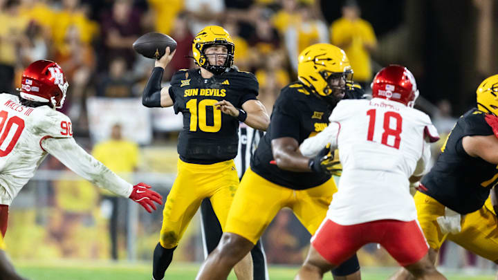 Oct 25, 2025; Tempe, Arizona, USA; Arizona State Sun Devils quarterback Sam Leavitt (10) against the Houston Cougars in the first half at Mountain America Stadium. Mandatory Credit: Mark J. Rebilas-Imagn Images Oct 25, 2025; Tempe, Arizona, USA; Arizona State Sun Devils quarterback Sam Leavitt (10) against the Houston Cougars in the first half at Mountain America Stadium. Mandatory Credit: Mark J. Rebilas-Imagn Images