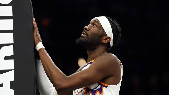Jan 29, 2026; Phoenix, Arizona, USA; Phoenix Suns center Mark Williams (15) reacts against the Detroit Pistons in the second half at Mortgage Matchup Center. Mandatory Credit: Mark J. Rebilas-Imagn Images