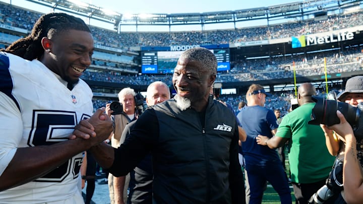 Dallas Cowboys defensive end James Houston (53) and New York Jets Head Coach, Aaron Glenn, greet each other after the game at MetLife Stadium, Sunday, October 5, 2025. Dallas Cowboys defensive end James Houston (53) and New York Jets Head Coach, Aaron Glenn, greet each other after the game at MetLife Stadium, Sunday, October 5, 2025.