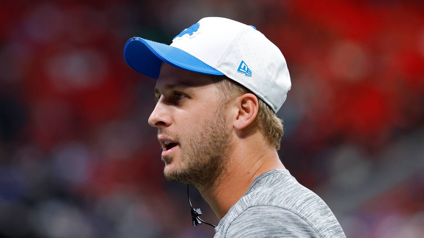 Lions Prepare for Dolphins with Backup Quarterbacks
