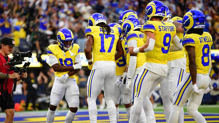 Sep 21, 2026; Inglewood, California, USA; Los Angeles Rams wide receiver Davante Adams (17) celebrates with teammates after a touchdown during the first quarter against the New York Giants at SoFi Stadium. Mandatory Credit: Gary A. Vasquez-Imagn Images Sep 21, 2026; Inglewood, California, USA; Los Angeles Rams wide receiver Davante Adams (17) celebrates with teammates after a touchdown during the first quarter against the New York Giants at SoFi Stadium. Mandatory Credit: Gary A. Vasquez-Imagn Images