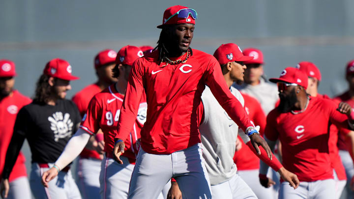 Cincinnati Reds shortstop Elly De La Cruz warms up with the team during spring training workouts , Monday, Feb. 19, 2024, at the team's spring training facility in Goodyear, Ariz.