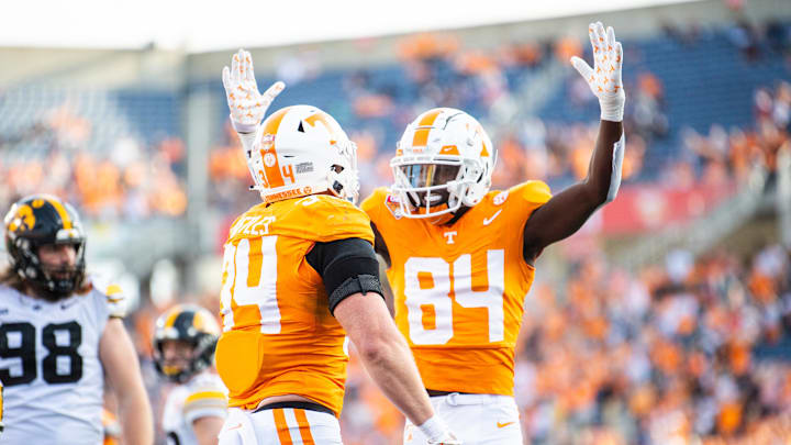 Jan 1, 2024; Orlando, FL, USA; Tennessee Volunteers tight end McCallan Castles (34) and wide