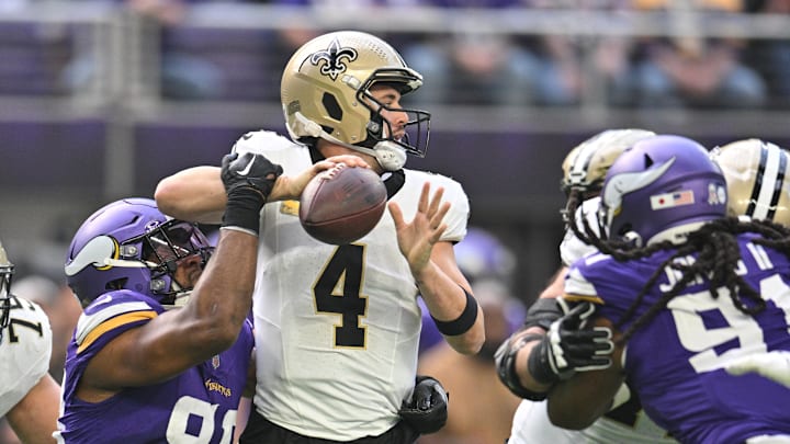 Nov 12, 2023; Minneapolis, Minnesota, USA; Minnesota Vikings linebacker D.J. Wonnum (98) sacks New