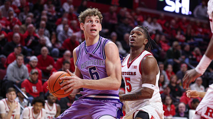 Hannes Steinbach and Washington are home favorites against USC. Hannes Steinbach and Washington are home favorites against USC.