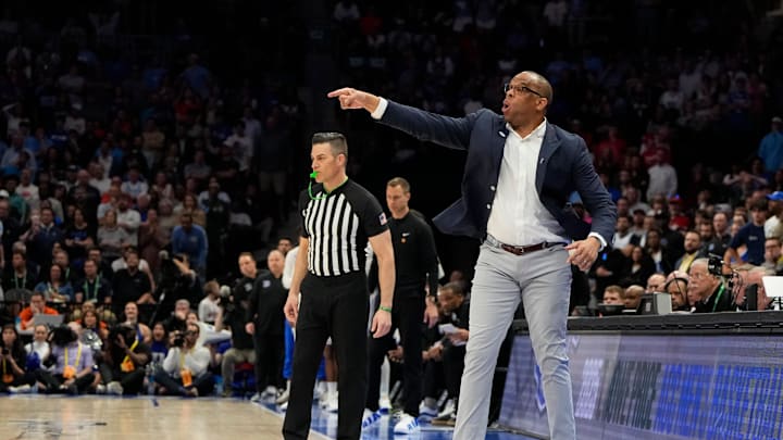 UNC head coach Hubert Davis