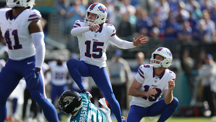 Jan 11, 2026; Jacksonville, FL, USA; Buffalo Bills place kicker Matt Prater (15) kicks a field goal during the first half against the Jacksonville Jaguars in an AFC Wild Card Round game at EverBank Stadium. Mandatory Credit: Nathan Ray Seebeck-Imagn Images Jan 11, 2026; Jacksonville, FL, USA; Buffalo Bills place kicker Matt Prater (15) kicks a field goal during the first half against the Jacksonville Jaguars in an AFC Wild Card Round game at EverBank Stadium. Mandatory Credit: Nathan Ray Seebeck-Imagn Images