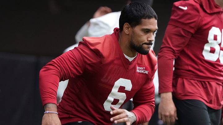 Arizona Cardinals running back James Conner (6) practices during a walkthrough in training camp at State Farm Stadium in Glendale, on July 25, 2026. Arizona Cardinals running back James Conner (6) practices during a walkthrough in training camp at State Farm Stadium in Glendale, on July 25, 2026.