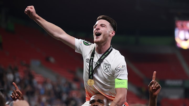 O meia foi um dos destaques no título da Conference League