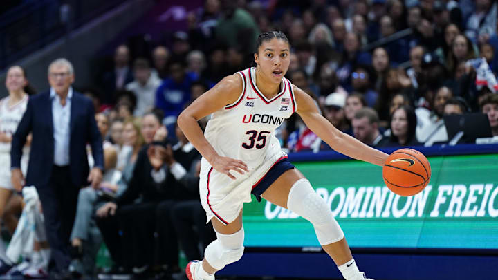 Nov 9, 2025; Storrs, Connecticut, USA; UConn Huskies guard Azzi Fudd (35) returns the ball against the Florida State Seminoles in the first half at Harry A. Gampel Pavilion. Mandatory Credit: David Butler II-Imagn Images