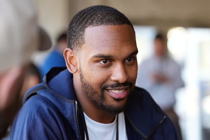 New England Patriots quarterbacks coach Ashton Grant