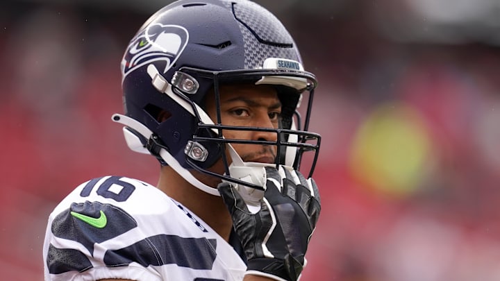 Seattle Seahawks wide receiver Tyler Lockett (16) warms up before a wild card game against the San Francisco 49ers at Levi's Stadium. | Cary Edmondson-Imagn Images