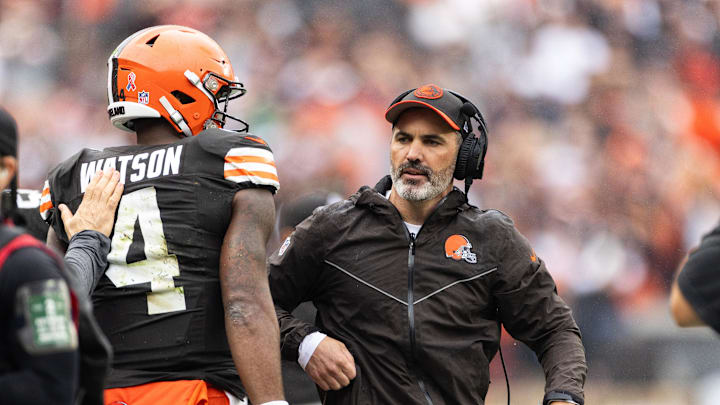 Sep 10, 2023; Cleveland, Ohio, USA; Cleveland Browns head coach Kevin Stefanski congratulates quarterback Deshaun Watson (4) for his touchdown run against the Cincinnati Bengals during the second quarter at Cleveland Browns Stadium. Mandatory Credit: Scott Galvin-Imagn Images