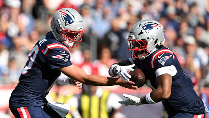 Sep 28, 2025; Foxborough, Massachusetts, USA; New England Patriots quarterback Drake Maye (10) hands the ball off to running back Antonio Gibson (4) during the second half of a game against the Carolina Panthers at Gillette Stadium. Mandatory Credit: Brian Fluharty-Imagn Images Sep 28, 2025; Foxborough, Massachusetts, USA; New England Patriots quarterback Drake Maye (10) hands the ball off to running back Antonio Gibson (4) during the second half of a game against the Carolina Panthers at Gillette Stadium. Mandatory Credit: Brian Fluharty-Imagn Images