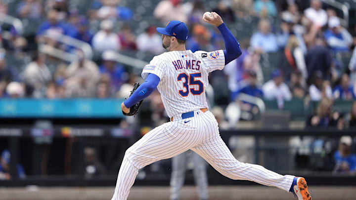Jun 1, 2025; New York City, New York, USA; New York Mets pitcher Clay Holmes (35) delivers a pitch against the Colorado Rockies during the first inning at Citi Field. Mandatory Credit: Gregory Fisher-Imagn Images Jun 1, 2025; New York City, New York, USA; New York Mets pitcher Clay Holmes (35) delivers a pitch against the Colorado Rockies during the first inning at Citi Field. Mandatory Credit: Gregory Fisher-Imagn Images