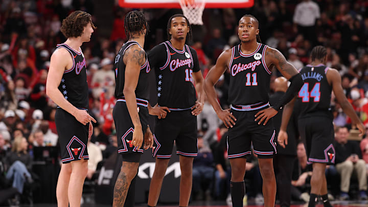 (l to r) Josh Giddey, Dalen Terry, Julian Phillips and Ayo Dosunmu look on during a game between the Brooklyn Nets and Chicago Bulls. (l to r) Josh Giddey, Dalen Terry, Julian Phillips and Ayo Dosunmu look on during a game between the Brooklyn Nets and Chicago Bulls.