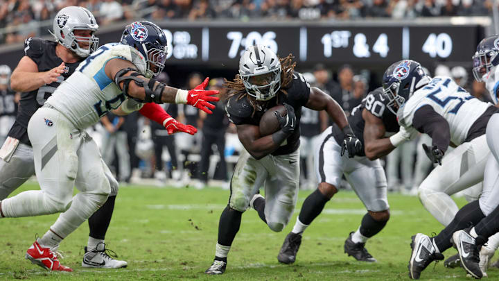 Tennessee Titans v Las Vegas Raiders - NFL 2025 Tennessee Titans v Las Vegas Raiders - NFL 2025