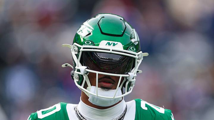 Dec 28, 2025; East Rutherford, New Jersey, USA; New York Jets running back Breece Hall (20) on the field before the game against the New England Patriots at MetLife Stadium. Mandatory Credit: Vincent Carchietta-Imagn Images Dec 28, 2025; East Rutherford, New Jersey, USA; New York Jets running back Breece Hall (20) on the field before the game against the New England Patriots at MetLife Stadium. Mandatory Credit: Vincent Carchietta-Imagn Images