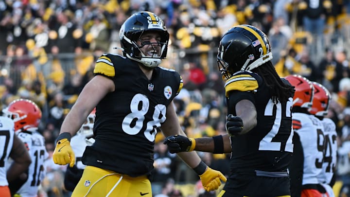 Cleveland Browns v Pittsburgh Steelers