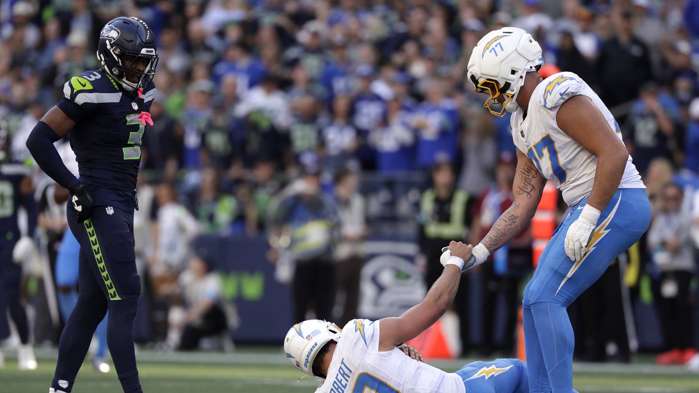 Chargers Snap Count Analysis: Biggest Winners, Losers and Role Changes From Week 4