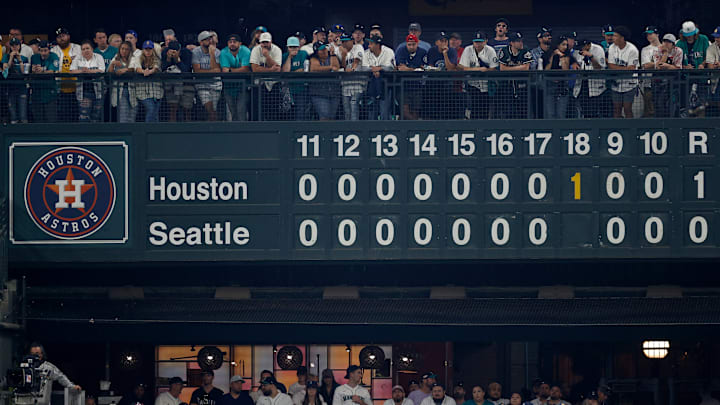 Division Series - Houston Astros v Seattle Mariners - Game Three