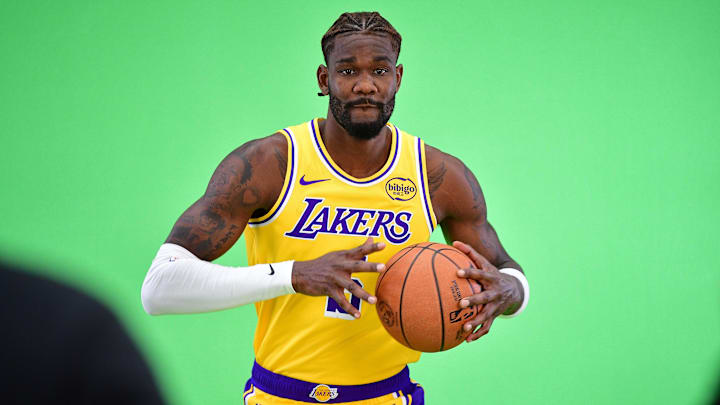 Los Angeles Lakers center Deandre Ayton