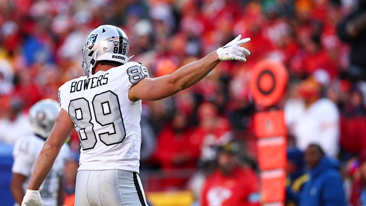 Las Vegas Raiders tight end Brock Bowers