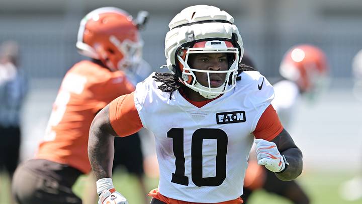 Cleveland Browns running back Quinshon Judkins (10) runs a play during training camp at CrossCountry Mortgage Campus. Mandatory Credit: Ken Blaze-Imagn Images Cleveland Browns running back Quinshon Judkins (10) runs a play during training camp at CrossCountry Mortgage Campus. Mandatory Credit: Ken Blaze-Imagn Images