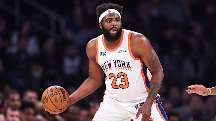 El centro de los New York Knicks pudiera ser traspasado a Los Angeles Lakers