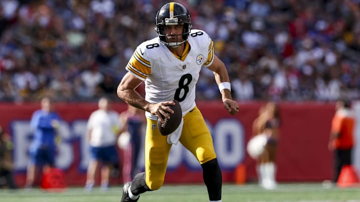 Pittsburgh Steelers quarterback Aaron Rodgers