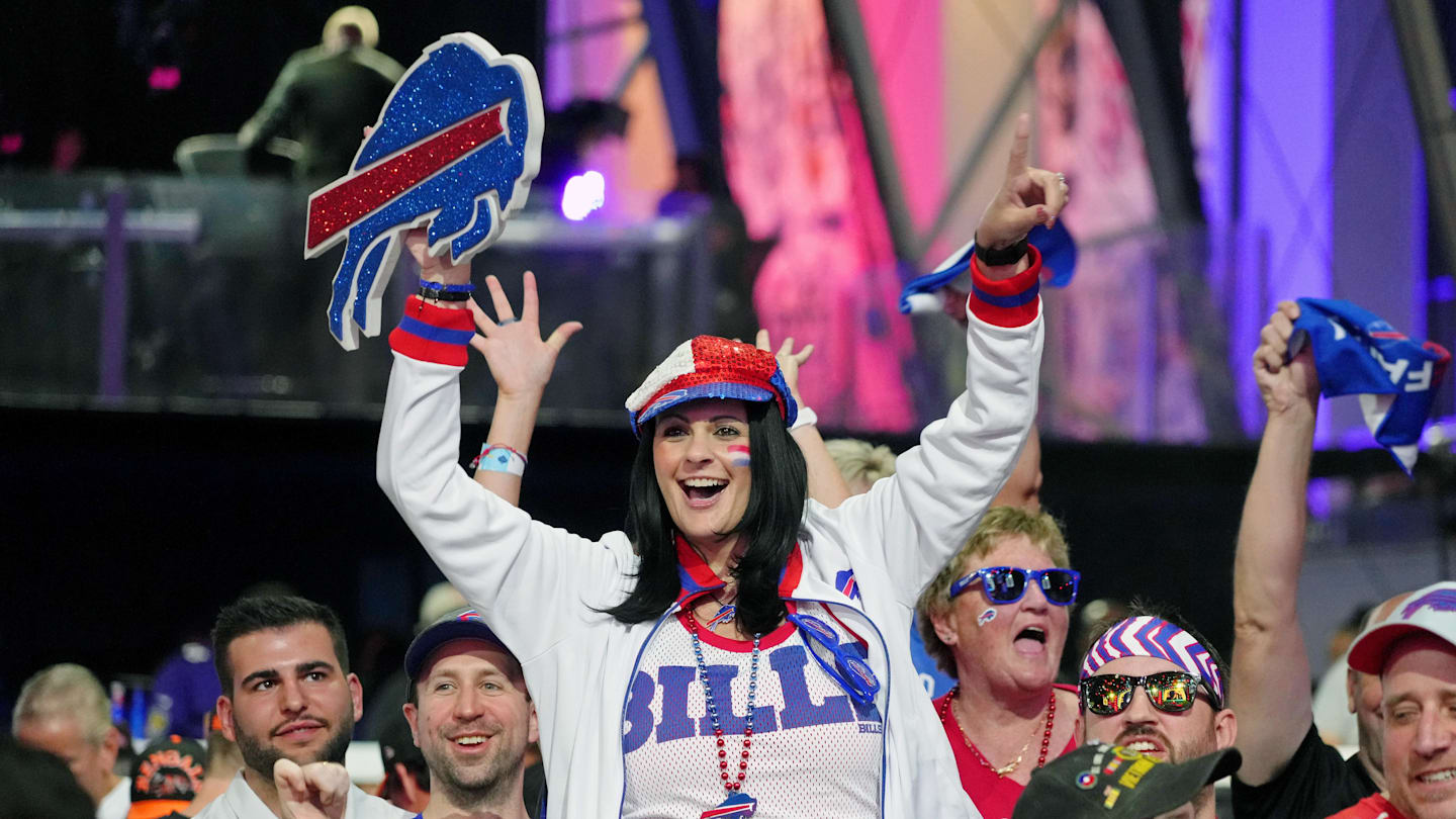 Buffalo Bills' NFL Draft Tracker: Updating Picks, Trades and Instant Grades